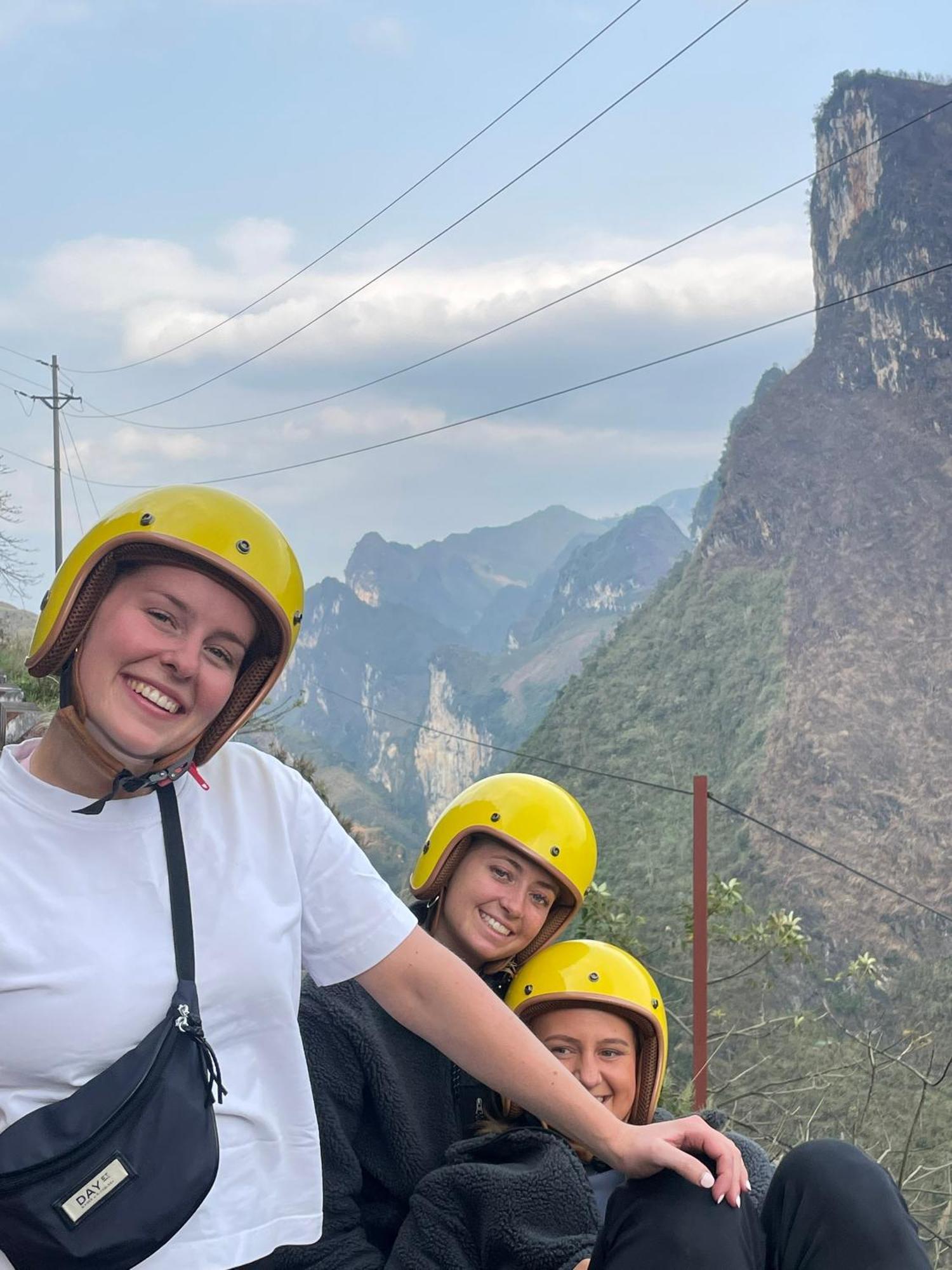 Strawberry House , Tour & Motorbikes Rentel Bed & Breakfast Ha Giang Exterior photo