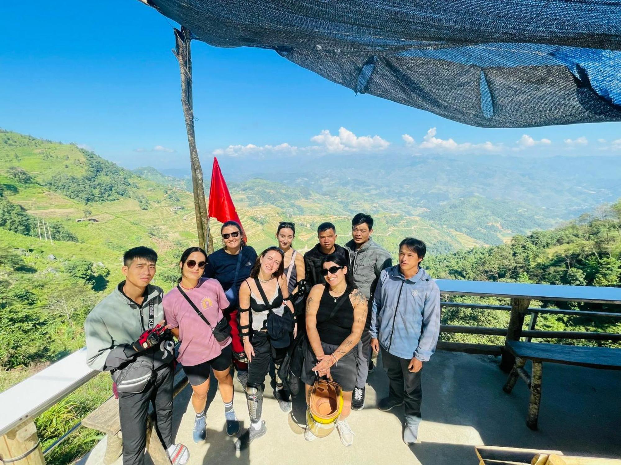 Strawberry House , Tour & Motorbikes Rentel Bed & Breakfast Ha Giang Exterior photo
